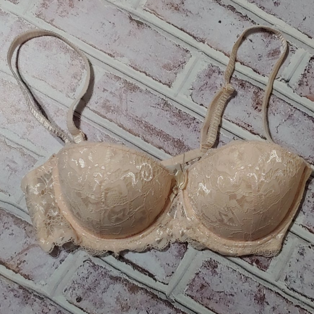 Marilyn Monroe bra